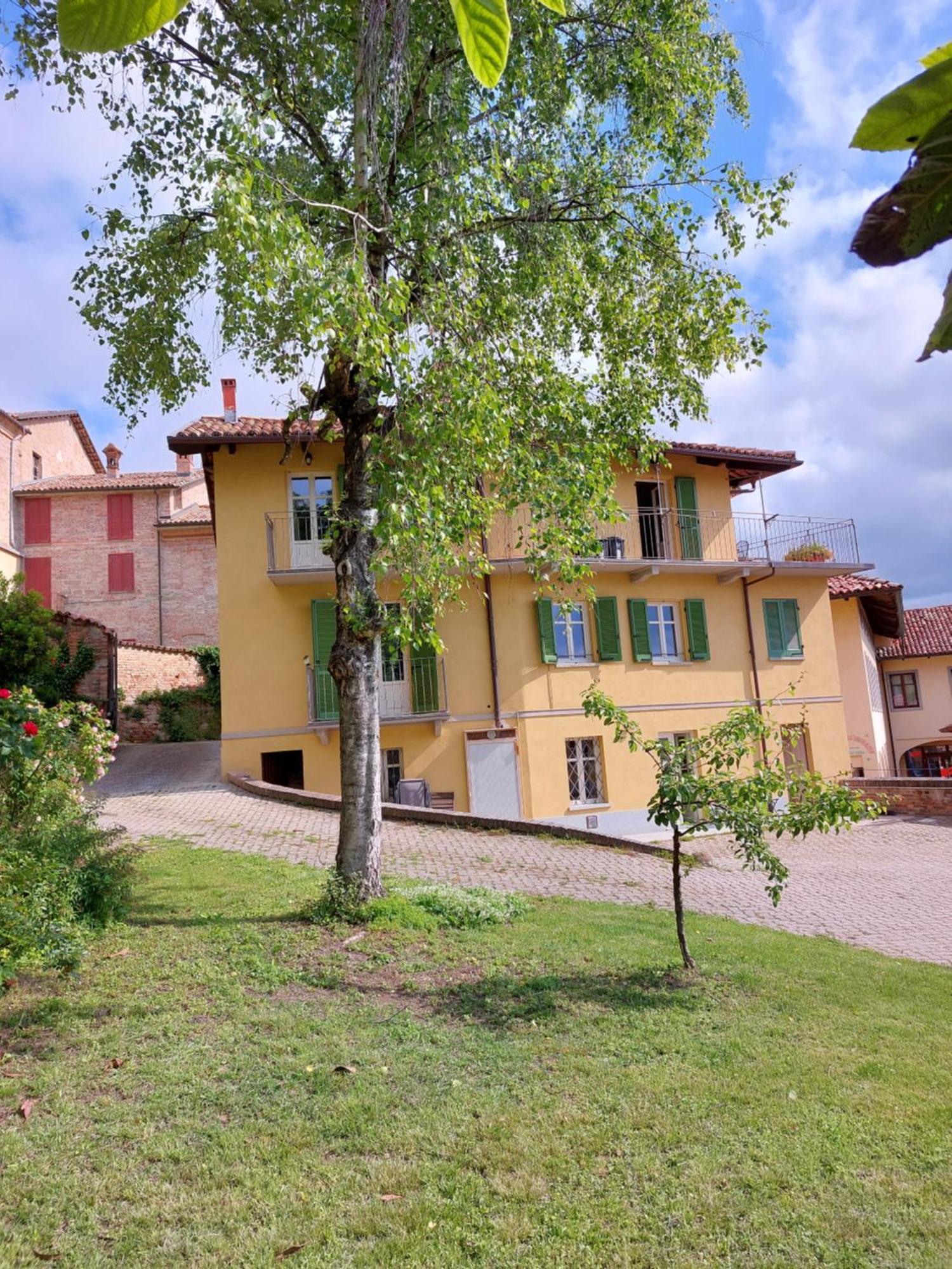 Il Giardino Di Olivia Apartment Guarene Exterior photo